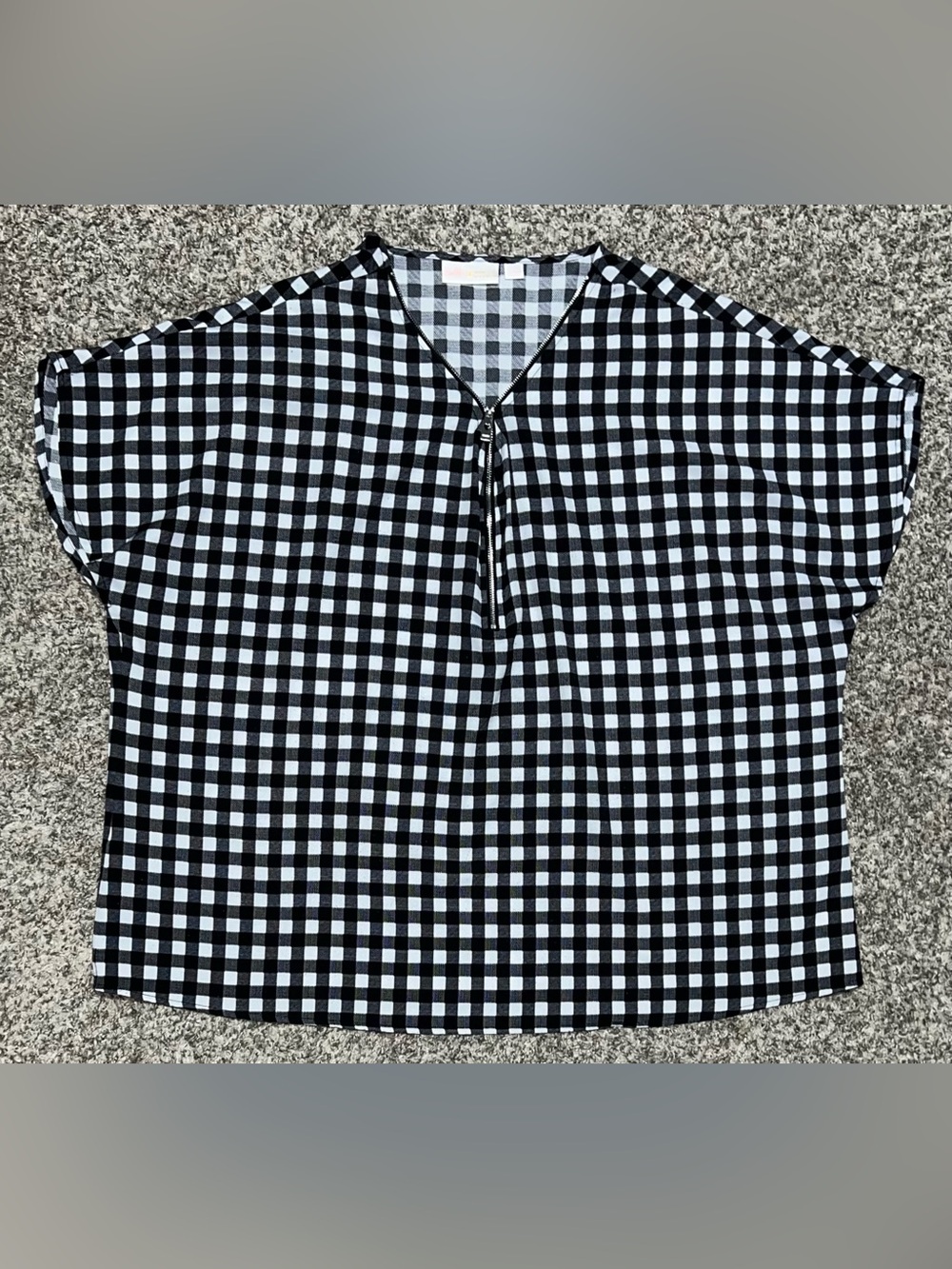 Belle By Kim Gravel Black & White Gingham Signature Zip-Front Woven Blouse! 1X. - Picture 8 of 14
